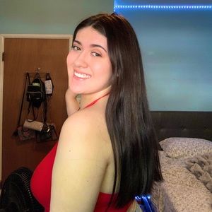 Meet your Posher, Yesenia